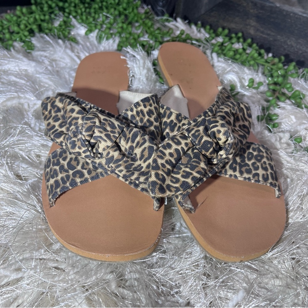 -🌸5/$25🌸A New Day Leopard Printed Bow Detail Slide On Flip Flops Size 7.5 - Picture 2 of 13